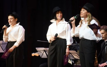 Бывший вице-губернатор Оренбургской области Татьяна Савинова «выплеснула» свои таланты и на жителей Екатеринбурга