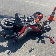 В Оренбурге автоледи на Geely не пропустила мопед, водитель мотосредства в больнице