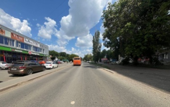 В Оренбурге КамАЗ сбил на «зебре» старушку