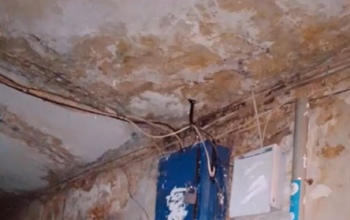 Жители Орска просят губернатора вмешаться из-за разрухи в общежитии