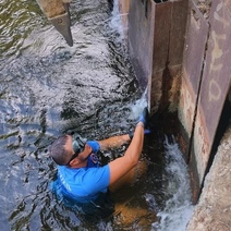 Тело мужчины, которого затянуло в трубу на Ирикле, удалось достать (18+)