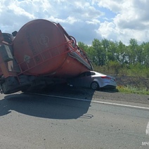 Смертельное ДТП: в Оренбуржье столкнулись большегруз, бензовоз и легковушка