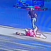 В одном из парков Оренбурга мужчина ограбил 70-летнюю пенсионерку