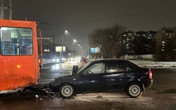 По вине пьяного водителя, въехавшего в троллейбус, погиб мужчина (18+)