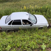 В Оренбуржье подросток угнал автомобиль и разбил его, слетев в кювет