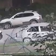 В Оренбурге подожгли припаркованный около многоквартирного дома автомобиль