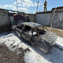 23-летний оренбуржец госпитализирован в реанимацию с ожогами после возгорания автомобиля
