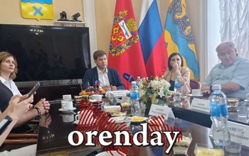 Мусор, трава и падающие столбы: в Оренбург на борьбу с произволом вызван десант из Москвы