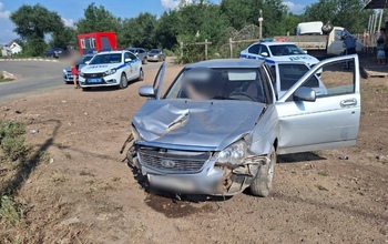 В Оренбурге водитель сначала врезался в столб, а затем наехал на пешехода: детали жуткого ДТП