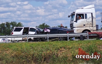 В Оренбуржье на границе Сорочинского и Тоцкого районов на трассе случилась жуткая авария