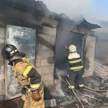 В Орске из-за короткого замыкания сгорел дом