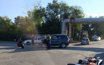 Авария с мотоциклом на пересечении Базовой и Терешковой в Оренбурге