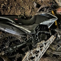 В Акбулаке 21-летний мотоциклист погиб, врезавшись на скорости в металлический забор