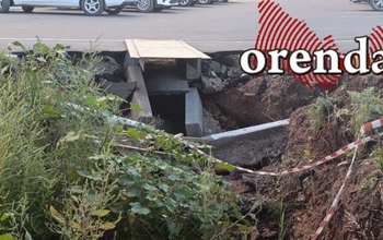 Разрушающийся тротуар на Автомобилистов в Оренбурге всё больше пугает пешеходов