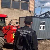 В Абдулино при загрузке зерна в бункер-накопитель погиб инженер-механик (18+)