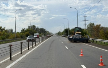 Стали известны подробности ДТП на Загородном шоссе, где дорогу не поделили ВАЗ и трактор