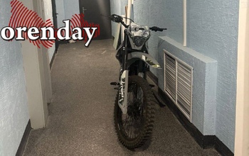 В Оренбурге питбайки заполонили даже подъезды