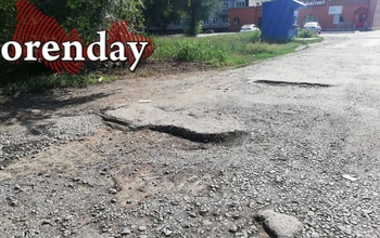 В Оренбурге жители добиваются ремонта междворовой дороги