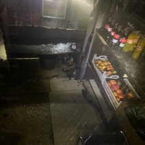 В Оренбурге ночью загорелся магазин