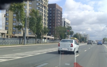 В Оренбурге проспект Гагарина местами «расширили» краской на целую полосу