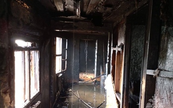 Свеча в кровати: в Оренбуржье ребенок из многодетной семьи спалил дом