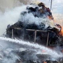 Из-за поджога сена в Адамовке едва не сгорел жилой дом