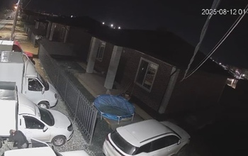 В проблемном ЖК «Звездный» в Орске начали угонять фургоны