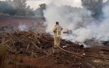 В Оренбуржье огнеборцы ликвидировали возгорание на свалке ТБО