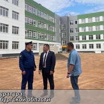 В Оренбурге проверили ход капитального ремонта школы № 65 и строительства новой школы на улице Гаранькина