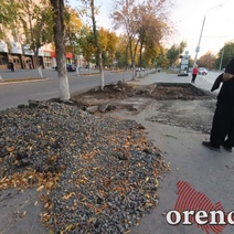 В Оренбурге не заморачиваются по поводу безопасности горожан при монтаже остановочных павильонов