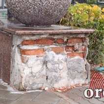 Нарочитая запущенность сквера у Дома советов вызывает недоумение у оренбуржцев