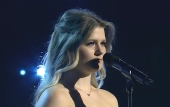 18-летняя вокалистка из Новотроицка Дарья Захарчева вышла в полуфинал конкурса «Ты супер» (6+)