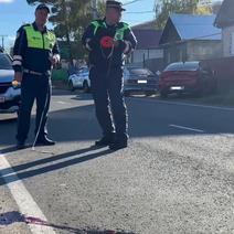 В Кувандыке автобус наехал на лежащего на краю проезжей части мужчину