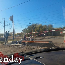 Оренбуржцы жалуются на ремонт ж/д переезда на улице Локомотивной