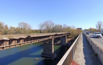 Пошёл второй год, как в Оренбурге виртуально ремонтируют аварийный мост через Сакмару