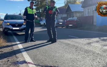 В Кувандыке автобус наехал на лежащего на краю проезжей части мужчину