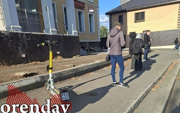 Жители Оренбурга продолжают жаловаться на отсутствие общественного транспорта и остановочных павильонов