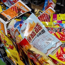 Прилавки оренбургских магазинов пестрят сладостями и снеками из Китая