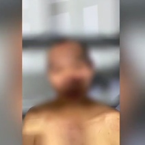 В Оренбурге мужчина обидел на остановке индийцев