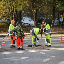 В Оренбурге демонтируют пешеходный переход на улице Пролетарской