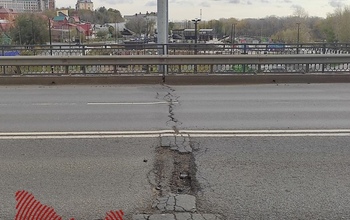 Мэрия Оренбурга обещает продолжить латание моста через Урал в следующем году