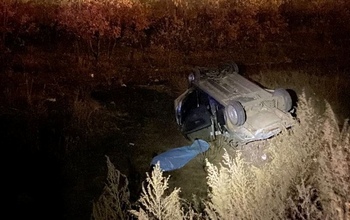 Пожилой водитель в Оренбурге съехал в кювет и погиб на месте