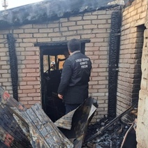 По факту смерти двух детей на пожаре в Кувандыке возбуждено уголовное дело (18+)