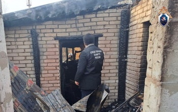 По факту смерти двух детей на пожаре в Кувандыке возбуждено уголовное дело (18+)