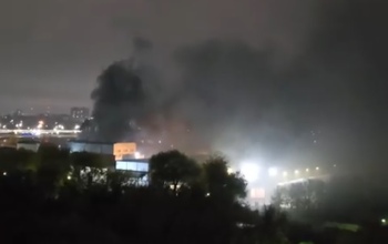 В Оренбурге строительный рынок охватил крупный пожар