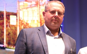 Не успели в суде приступить к рассмотрению дела в отношении бывшего орского чиновника, как заседание отложили