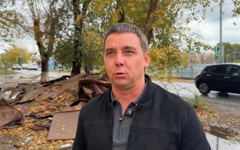 Демонтированная кровля угрожает прохожим