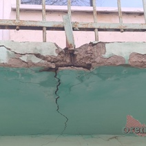 Осыпающиеся на головы прохожих балконы в Оренбурге, кажется, никого не волнуют