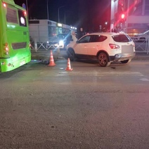 В Оренбурге двое подростков на электросамокате попали под колеса Nissan Qashqai