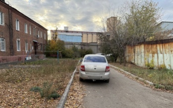 В Оренбурге водитель ВАЗа, сдавая задним ходом, сбил пешехода